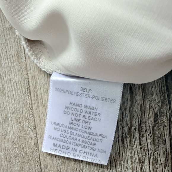 Listicle Ruffle Crop Top - Picture 5 of 6